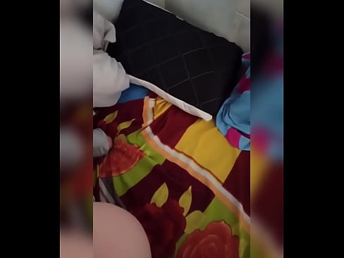 ❤️ A minha colega de quarto fica sozinha em casa porque o seu marido vai de férias e eu aproveito a oportunidade para a foder e encher-lhe o cu de leite Porno porno em nós ❌❤